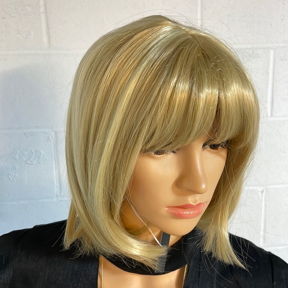 NWT 12” corn golden blonde pale honey choppy ends strawberry blonde bangs wig - Picture 2 of 16